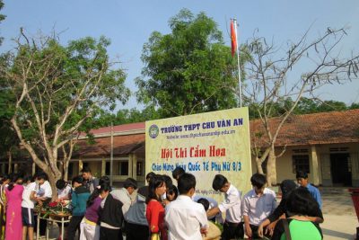 Đoàn trường tổ chức hội thi cắm hoa – Chào mừng ngày Quốc tế Phụ nữ 8-3