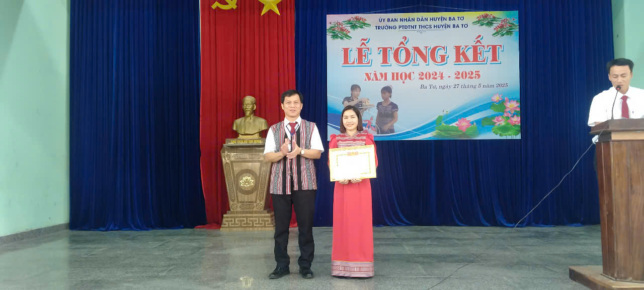 TRƯỜNG PTDTNT THCS HUYỆN BA TƠ LONG TRỌNG TỔ CHỨC LỄ TỔNG KẾT NĂM HỌC 2024–2025